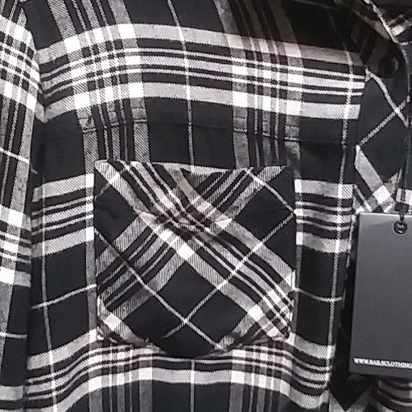 NWT Rails Leo Button down In Onyx Peach - Picture 8 of 13